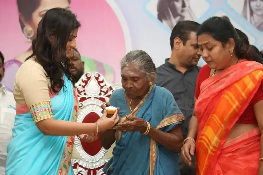 Tamil Actress Varalaxmi Sarathkumar In Blue Saree